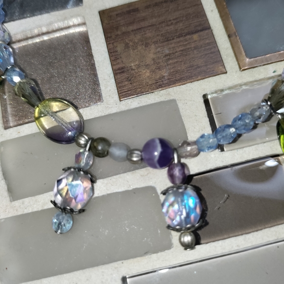 Vintage Silver & AB beads necklace - Picture 5 of 8